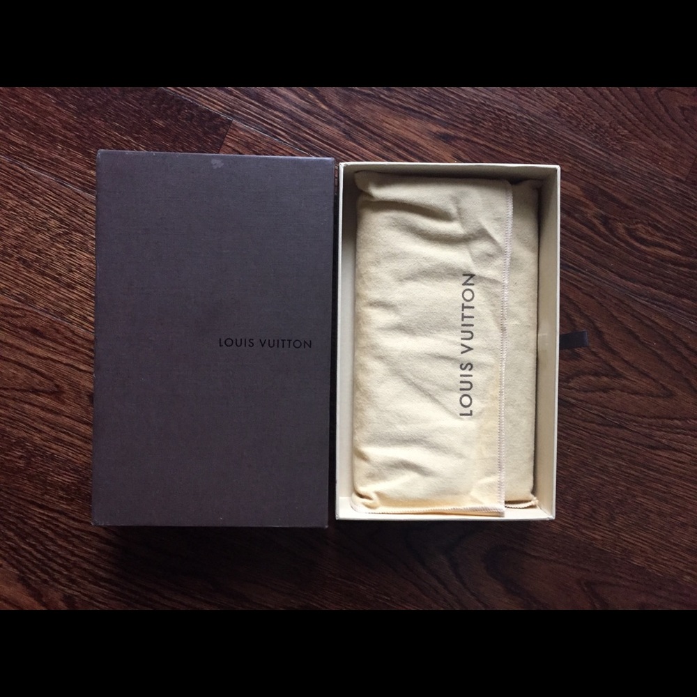 Louis Vuitton Wallet - Picture 2 of 16